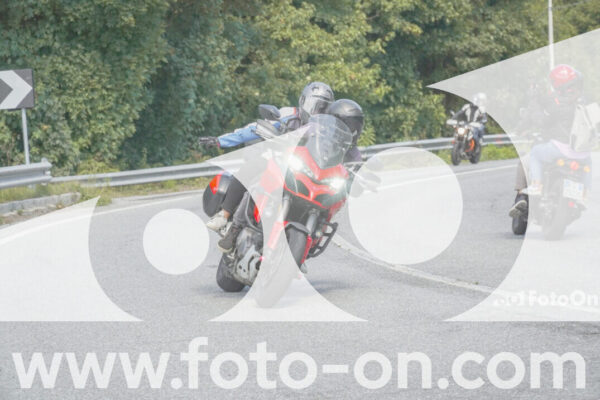 <h1 class="product-title">thumb_FF109130</h1>