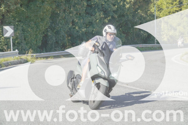 <h1 class="product-title">thumb_FF109820</h1>