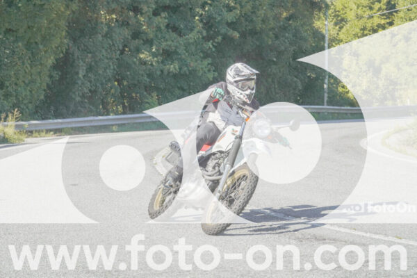 <h1 class="product-title">thumb_FF109877</h1>