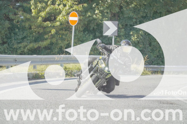 <h1 class="product-title">thumb_FF109949</h1>