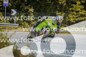 thumb_FF105004